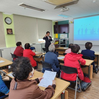 노인맟춤돌봄서비스 사회참여프로그램 &#034;흥따라 웃음따라&#034; 이미지
